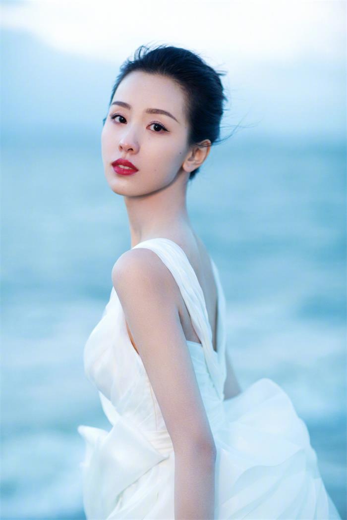 陈都灵